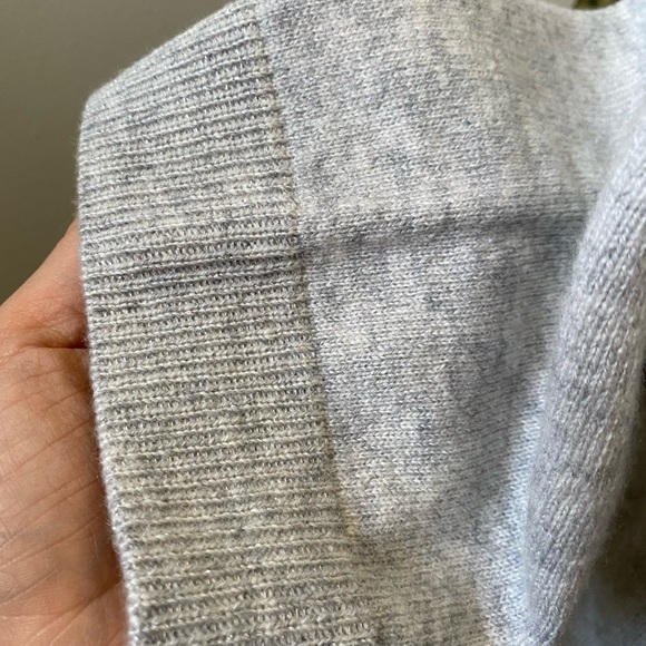 LAFAYETTE 148 NEW YORK
Cashmere Mock-Neck Sweater with Metallic Contrast… - Picture 12 of 17
